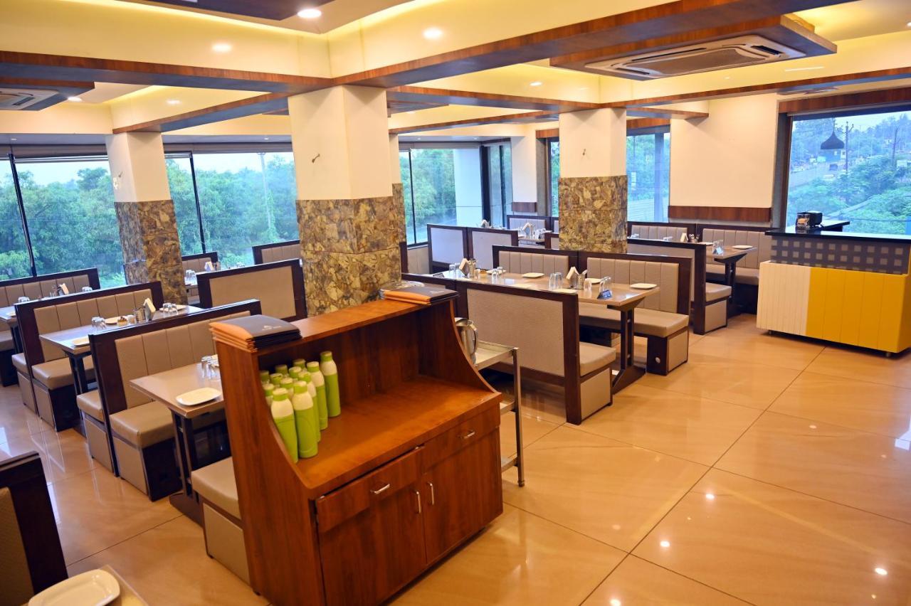 Hotel Aaram Umargam ภายนอก รูปภาพ