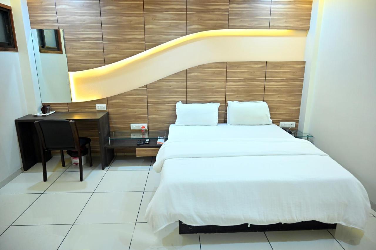 Hotel Aaram Umargam ภายนอก รูปภาพ