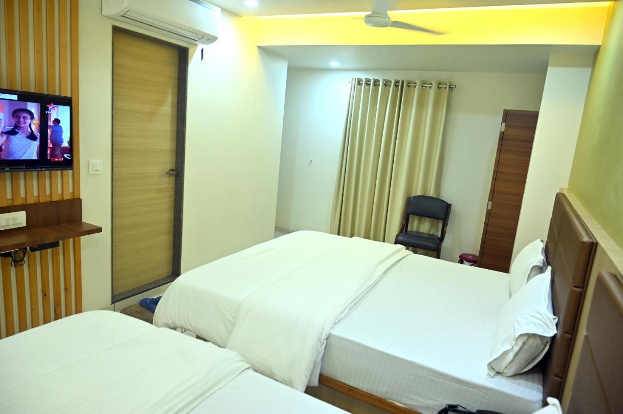 Hotel Aaram Umargam ภายนอก รูปภาพ
