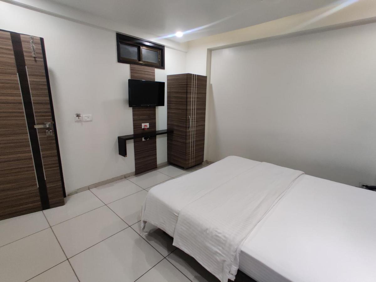 Hotel Aaram Umargam ภายนอก รูปภาพ