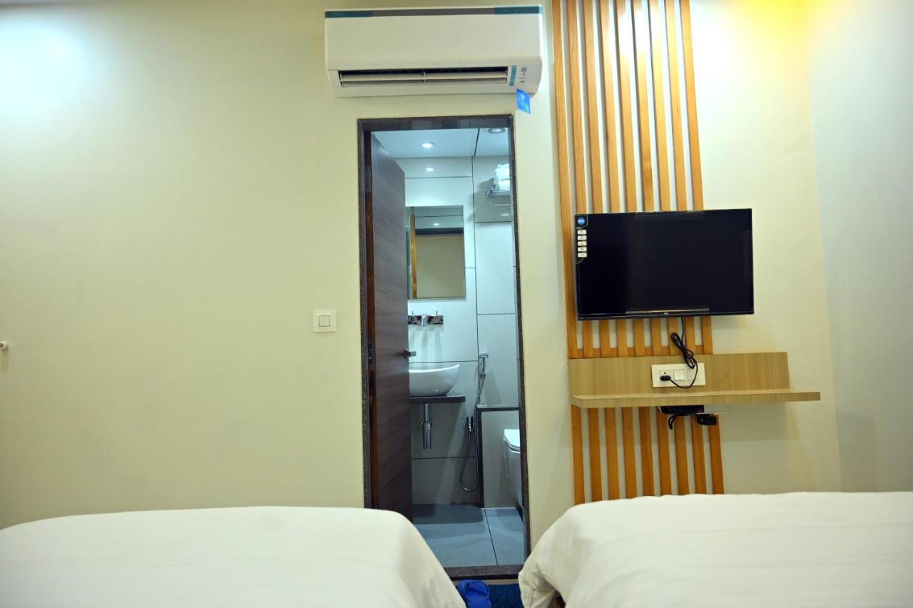 Hotel Aaram Umargam ภายนอก รูปภาพ