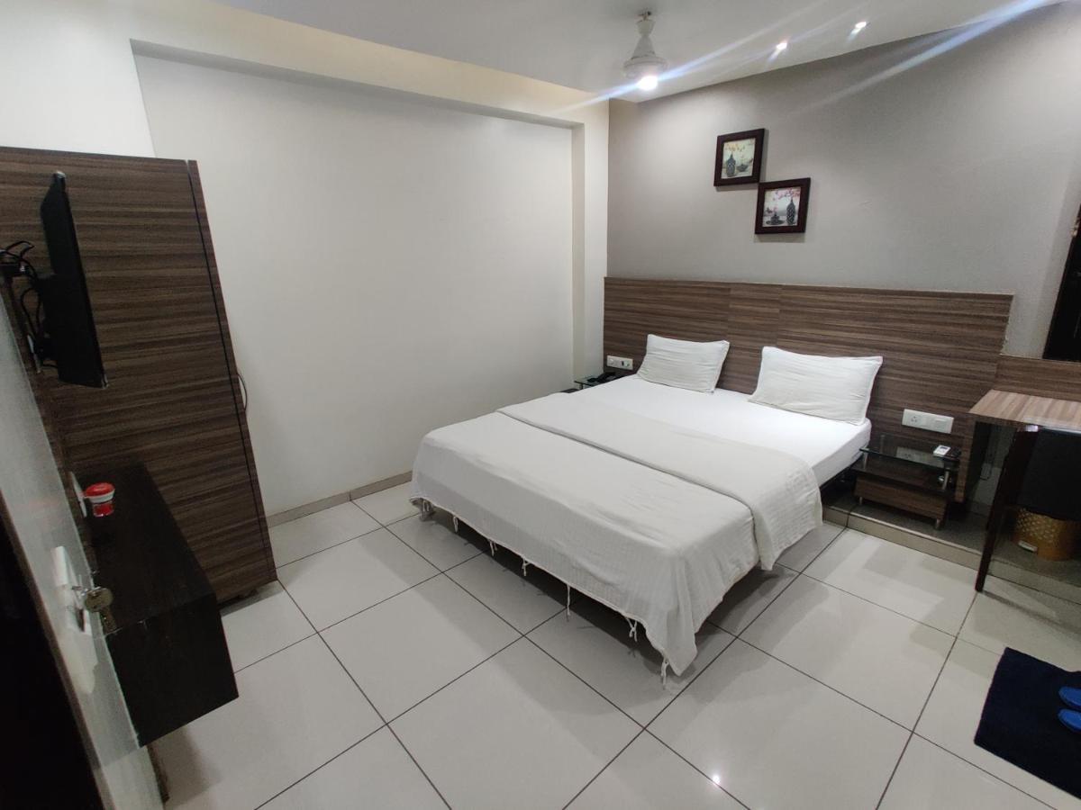 Hotel Aaram Umargam ภายนอก รูปภาพ